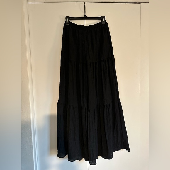 Wide Leg Black Pants - Picture 2 of 3